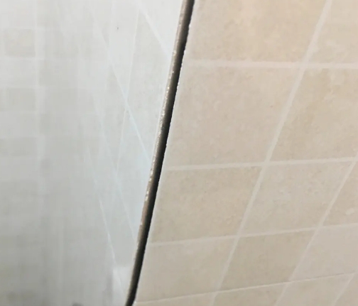 黎川瓷砖空鼓维修公司分享阳台瓷砖脱落的修复过程可以分为以下几个步骤